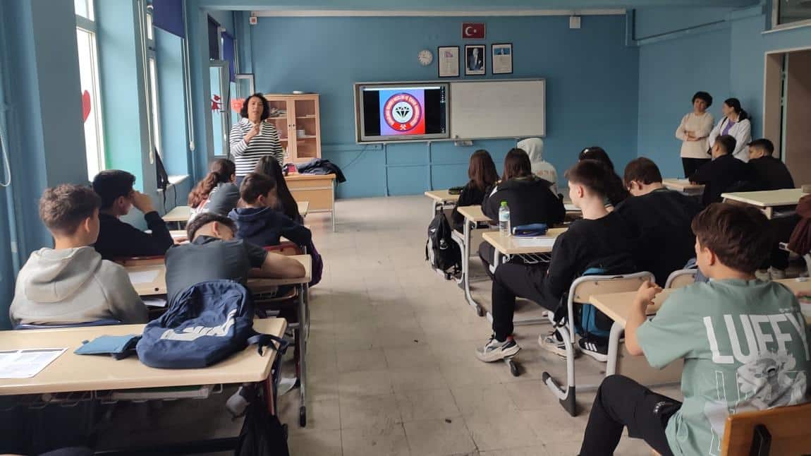 TOKİ Yeni Mahalle Orta Okulunda Okulumuzu tanıttık